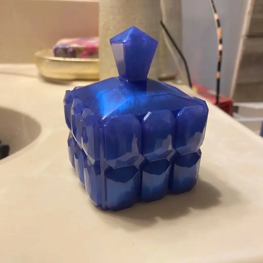 Resin jewelry box